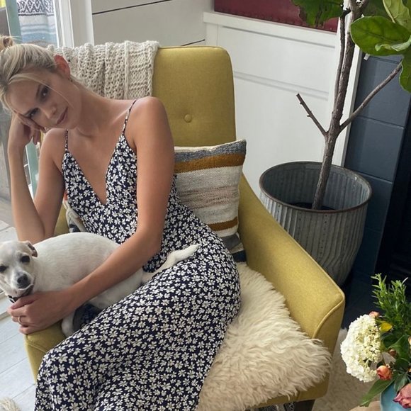 Dress Forum Floral V-Neck Midi Dress - Picture 2 of 3